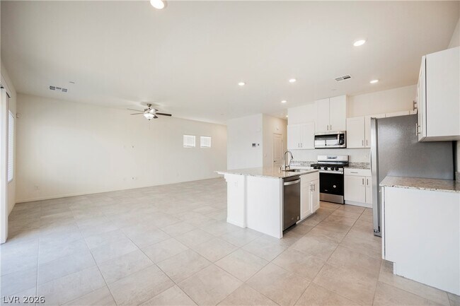 Photo - 402 Larksong Ave