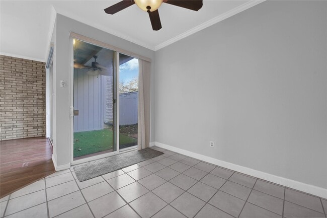 Building Photo - 2113 Lake Village Dr Unit True