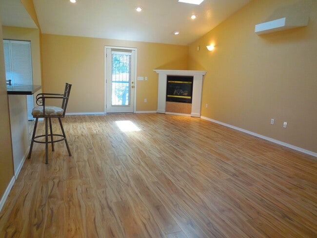 Recreation Room - 5036 Beach Way NE