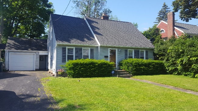 Building Photo - 35 Westmoreland Dr