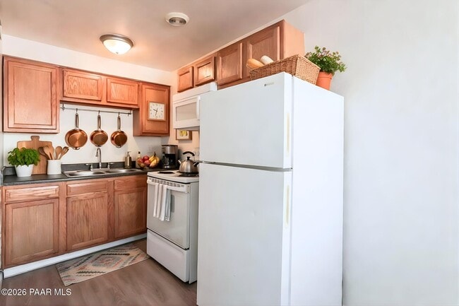 Photo - 3028 N Castro Ave Unidad 16