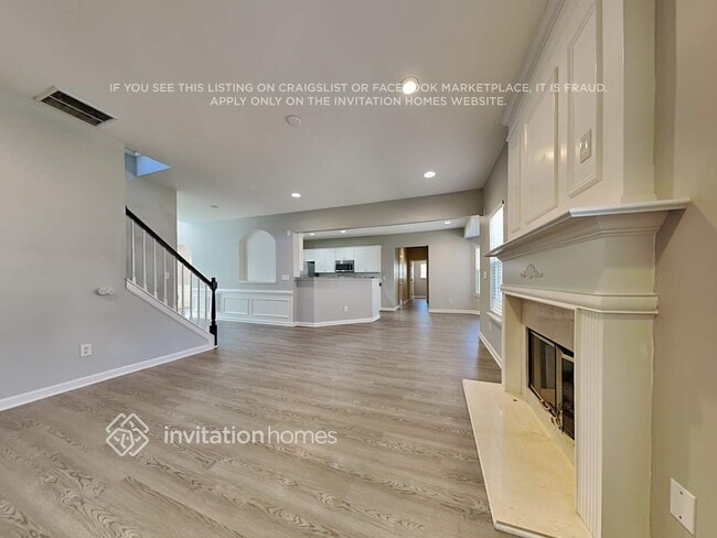 Photo - 323 Viceroy Curve