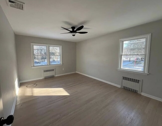 Photo - 252 Knickerbocker Rd