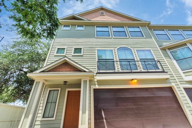 Photo - 2003 Wichita St