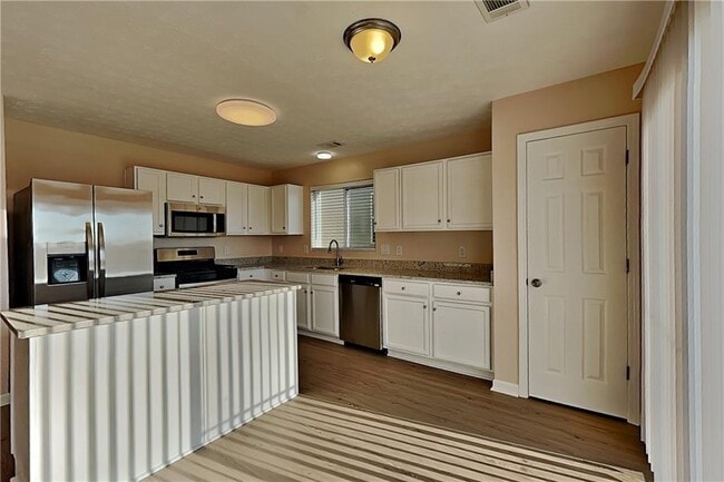 108 Silver Bow Ln