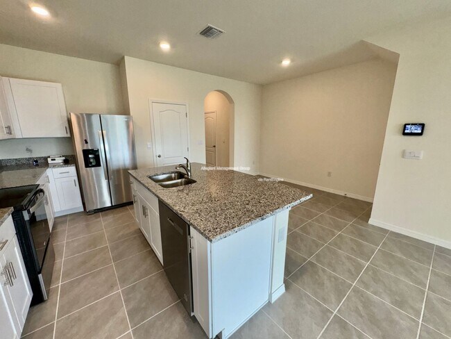 Photo - 1393 Isleta Lp