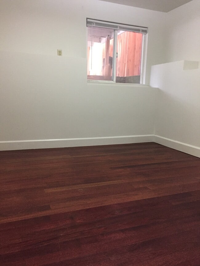 Photo - 369 Winchester St