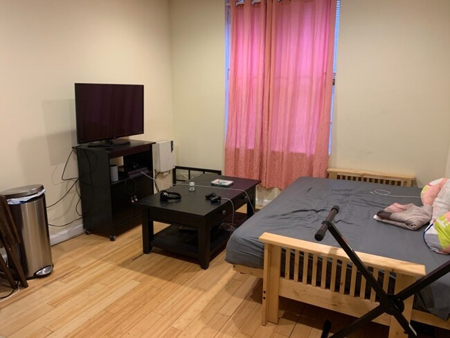 Building Photo - 1849 Willington St Unit 1 Rental