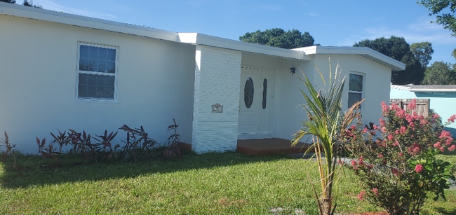 Building Photo - 131 SE Serenata Ct Rental