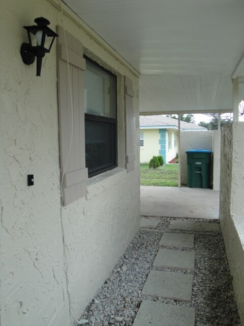 Photo - CLOSE TO SHOPPING AND SCHOOLS AVAIL OCTOBE...