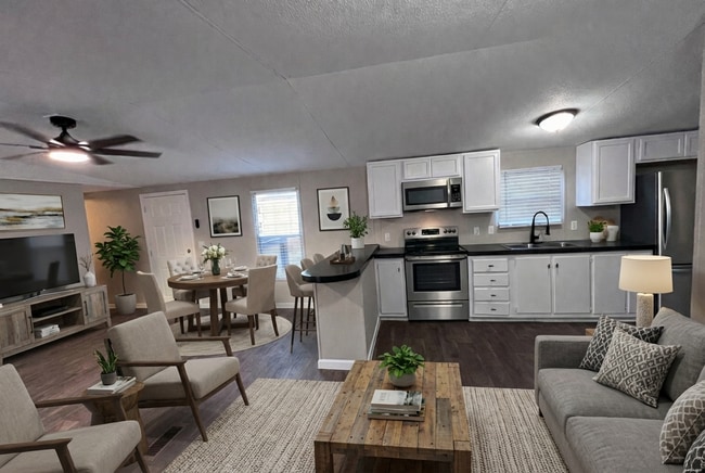 Photo - 215 Comanche Trail