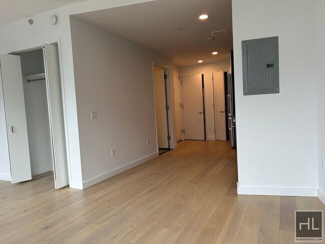 Photo - NORTHERN BOULEVARD Unidad 6G