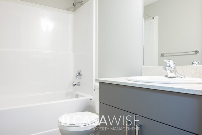 Photo - 6247-6176 176 Ave NW