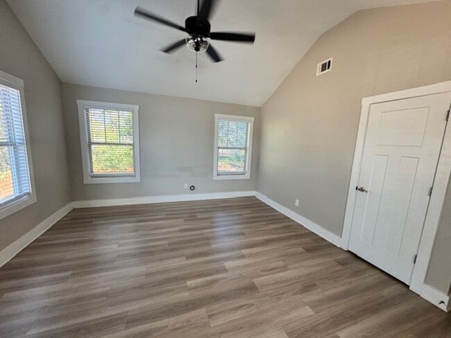 Photo - 515 Boulevard