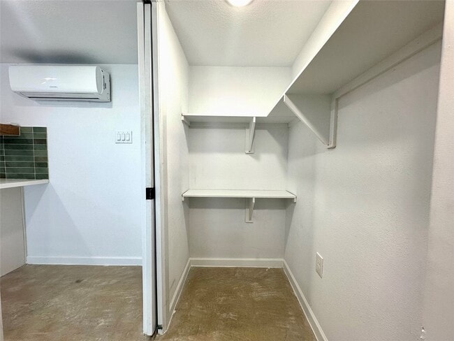 Photo - 808 Oakhurst St Unit 3