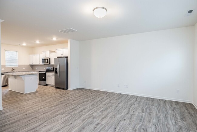 Photo - Charming 3-Bedroom End Unit Townhome Near Jack Alexander Blvd - APRIL MOVE IN SPECIAL