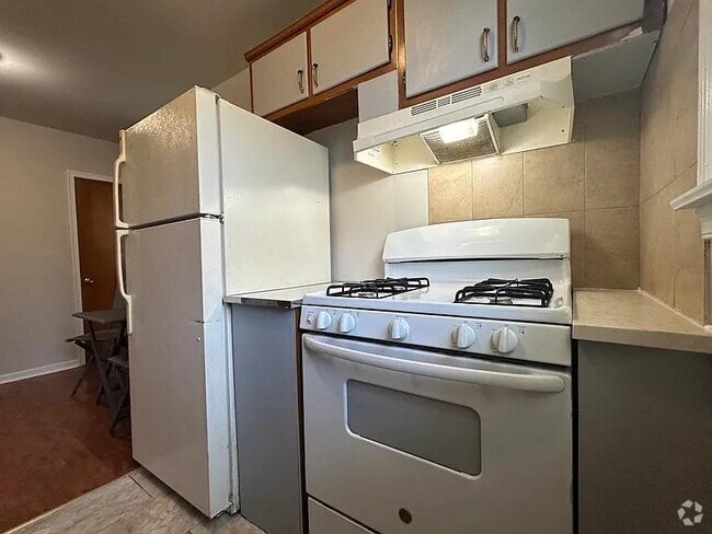 Building Photo - 6536 Crescentville Rd Rental