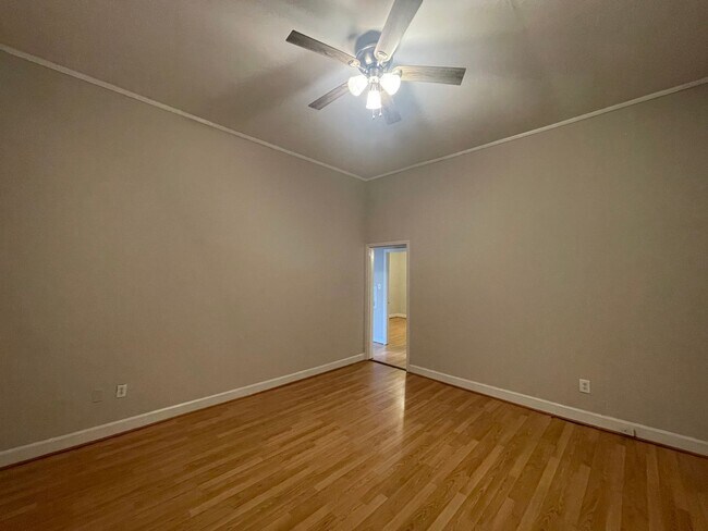 Photo - 25 Hollis St