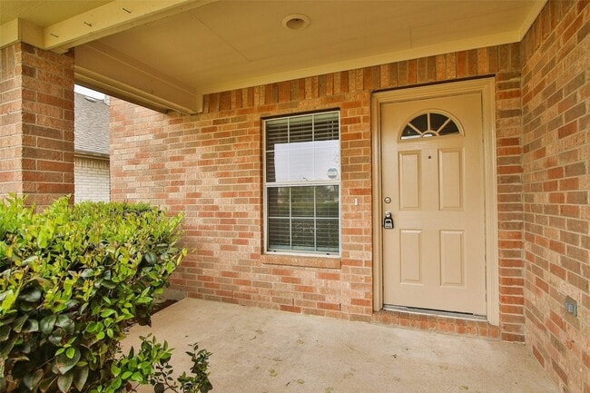 Photo - 18926 Piney Way Dr