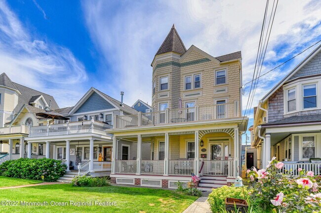 8 Surf Ave