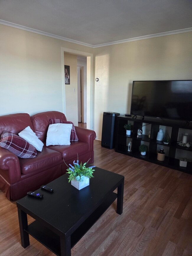 Photo - 413 Paderewski Ave Unidad 2nd floor