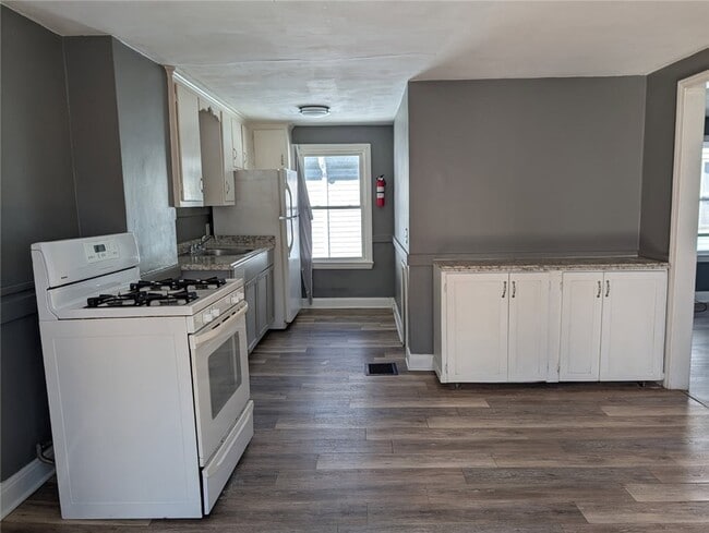 Photo - 105 Ontario St