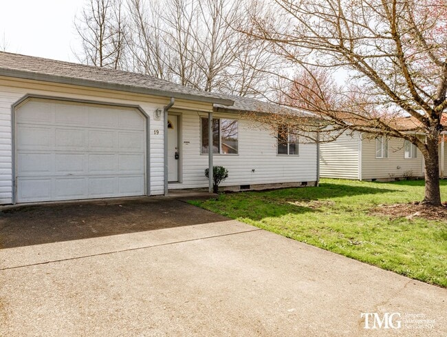 Photo - Don’t miss out on this spacious 2-bedroom duplex with premier outdoor space!