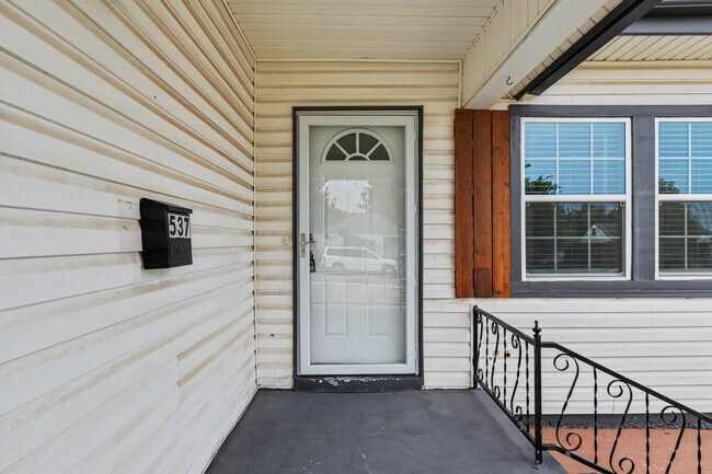 Photo - 537 SW 45th St