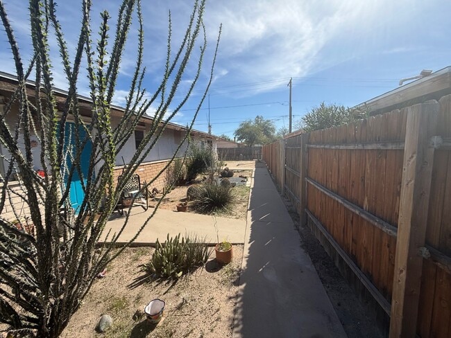 Photo - 2510 E Eastland St