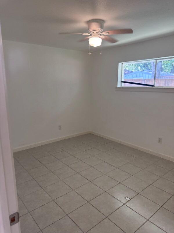 Photo - 7822 Oak Knoll Ln