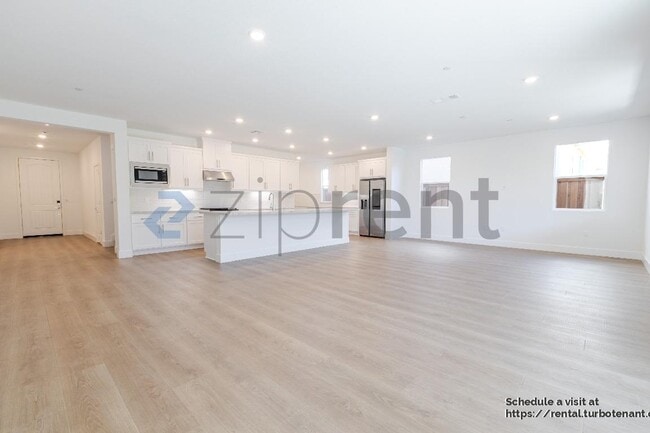 Photo - 443 Royal Nat'l Rd