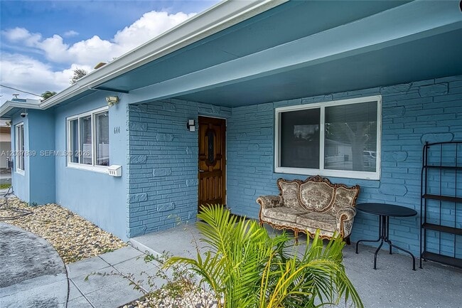 Photo - 644 SW 7th Ct