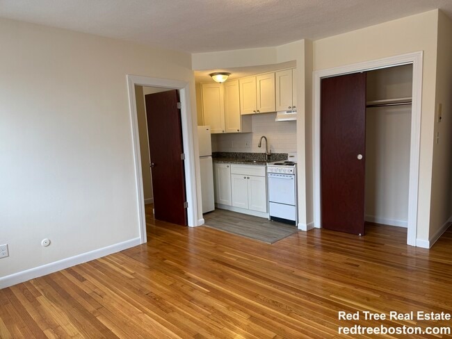 Photo - 168 N Beacon St Unidad 2A