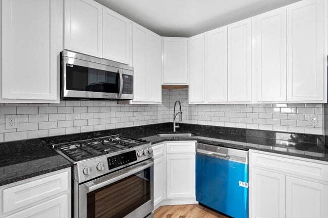 Building Photo - 2524 E Fayette St Rental