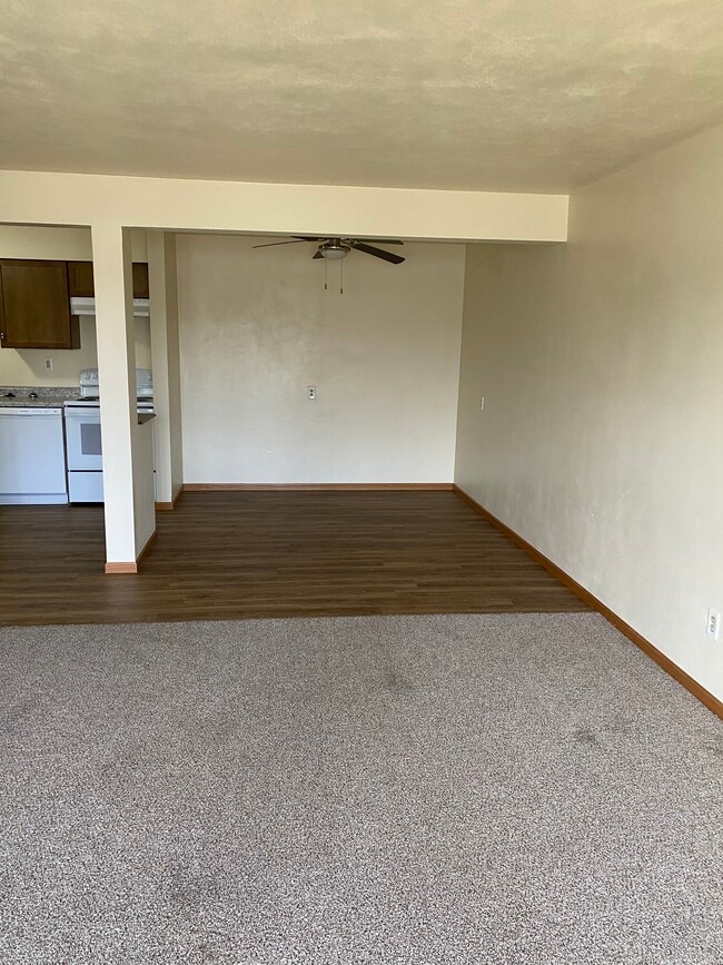 Photo - Arrowhead Pointe Apartments