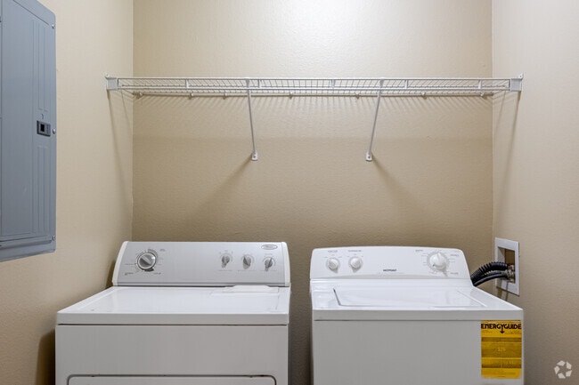 The Academic 2BR, 1BA - 860SF - Laundry