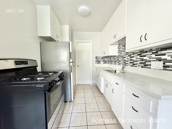 Photo - 1425 E Appleton St Unit 6