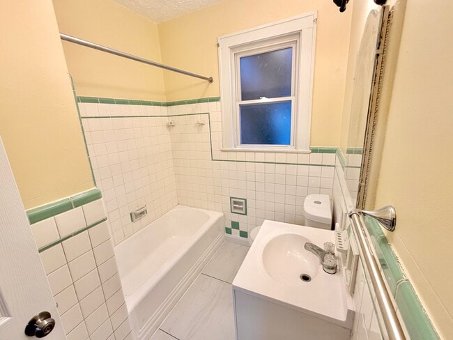 Photo - 221 N Miami Ave Unit Apt 2