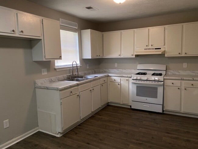 Photo - 238 E King St