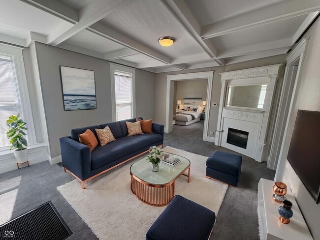 413 W Franklin St