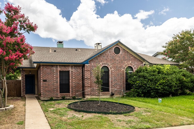Photo - 2926 Roxboro Rd