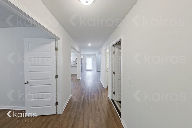 Photo - 201 Redwood Ct