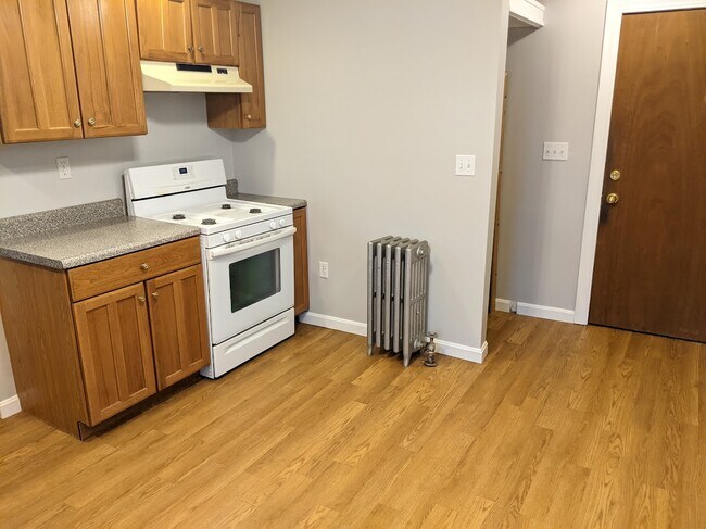 Photo - 66 Brock St Unit #3