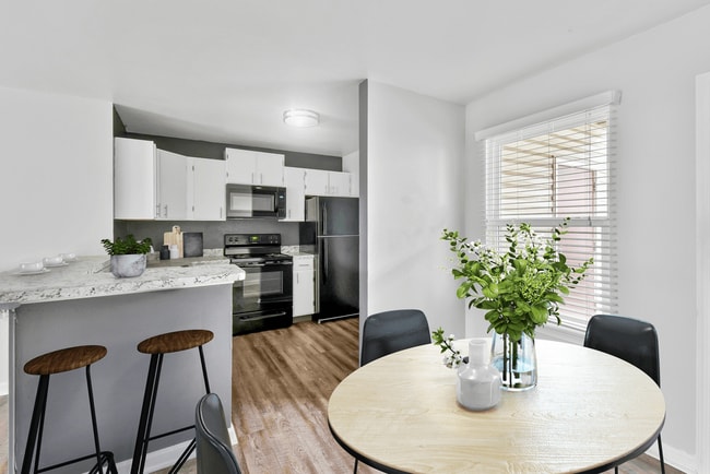 Photo - Cascade Apartments