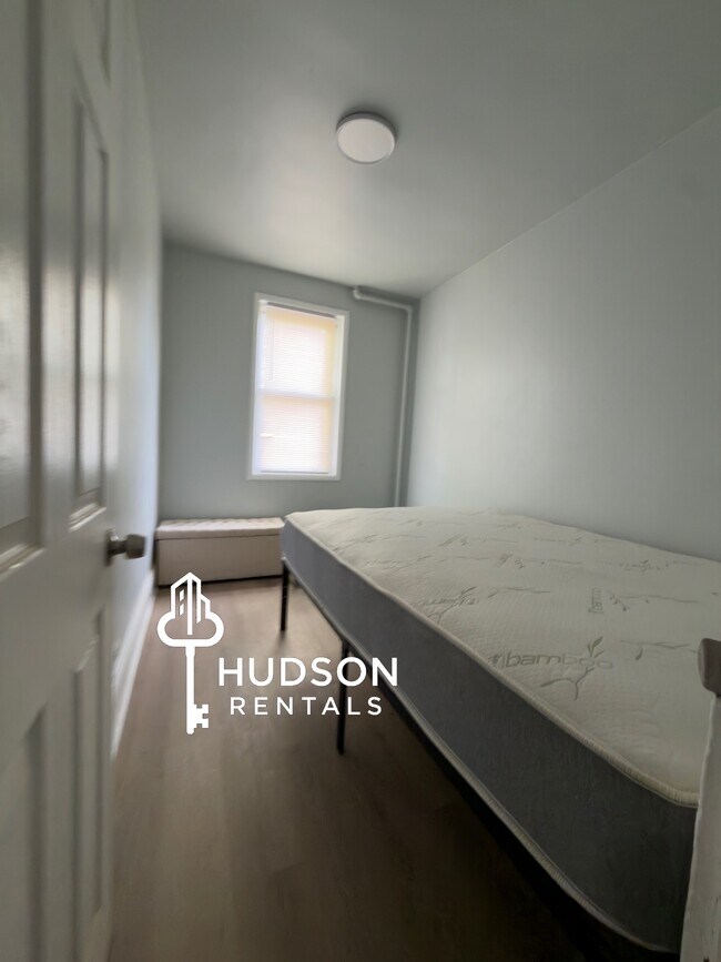 Photo - 87 W 20th St Unit 1R