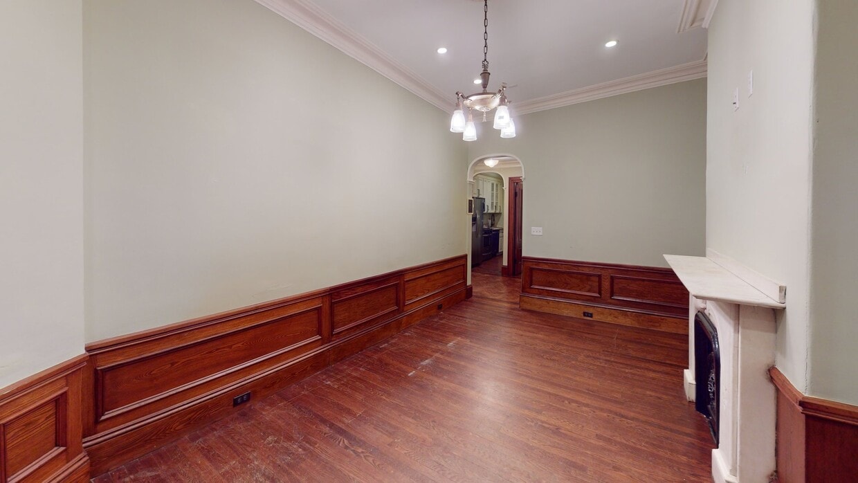Photo - Private bedroom in 5 bed/2 bath Home