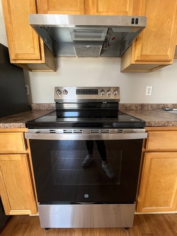 Photo - 99 Laighton St Unit 7