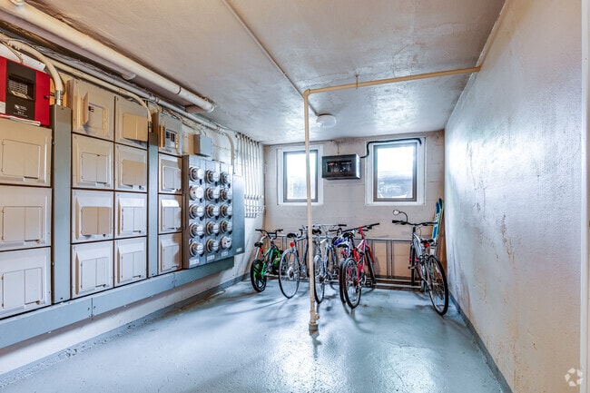 Bike Storage - 2876 Humboldt Ave S