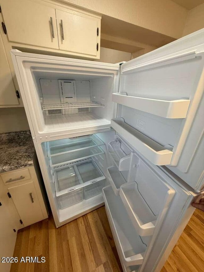 Photo - 860 E 13th St Unidad 2