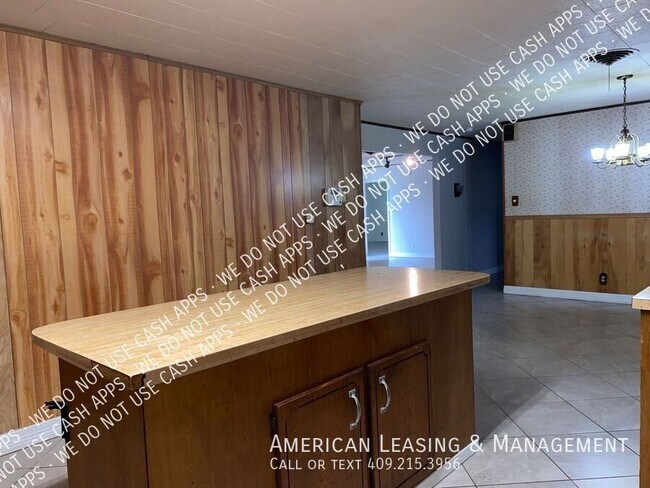 Photo - 3549 Drexel Ave